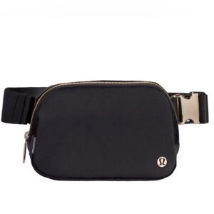 NWT Black Velour Gold Hardware Lululemon Everywhere Belt Bag